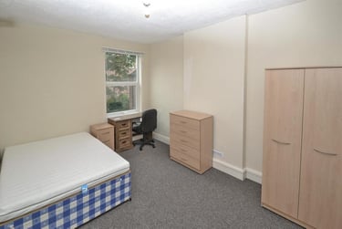 7 bed house, Lenton Boulevard, Lenton, Nottingham, NG72ET - Image 1